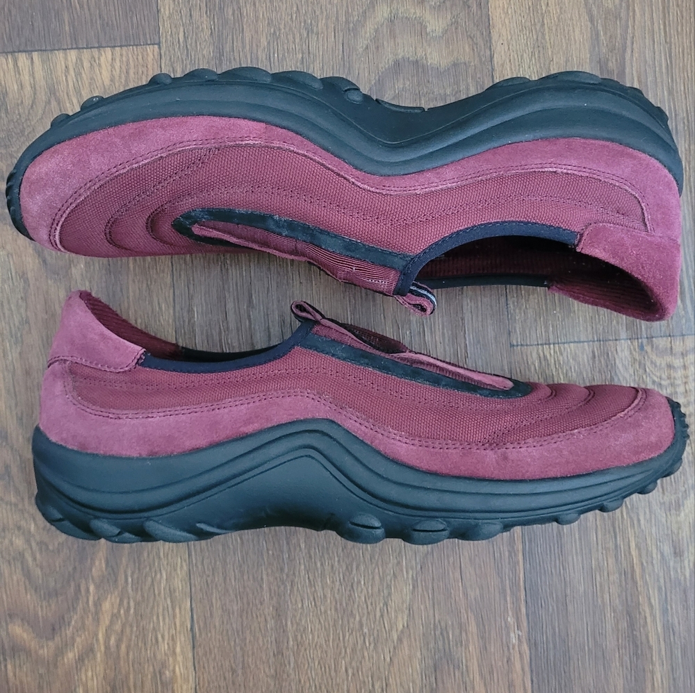 Easy Spirit Burgundy Mules